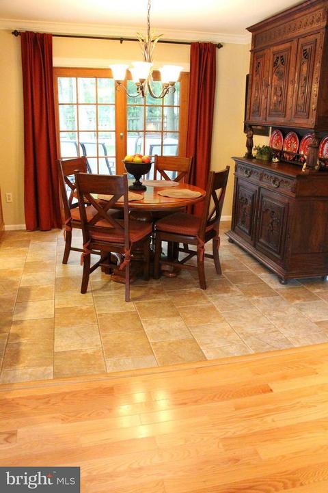 7715 Cervantes Ln, Springfield, VA 22153 photo 9