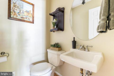 7715 Cervantes Ln, Springfield, VA 22153 photo 21