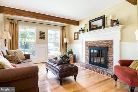 7715 Cervantes Ln, Springfield, VA 22153 photo 11