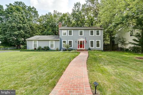 7715 Cervantes Ln, Springfield, VA 22153 photo 1