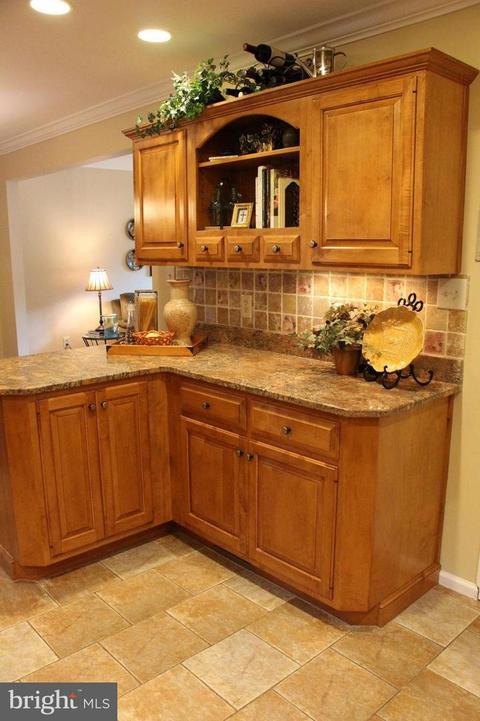 7715 Cervantes Ln, Springfield, VA 22153 photo 5