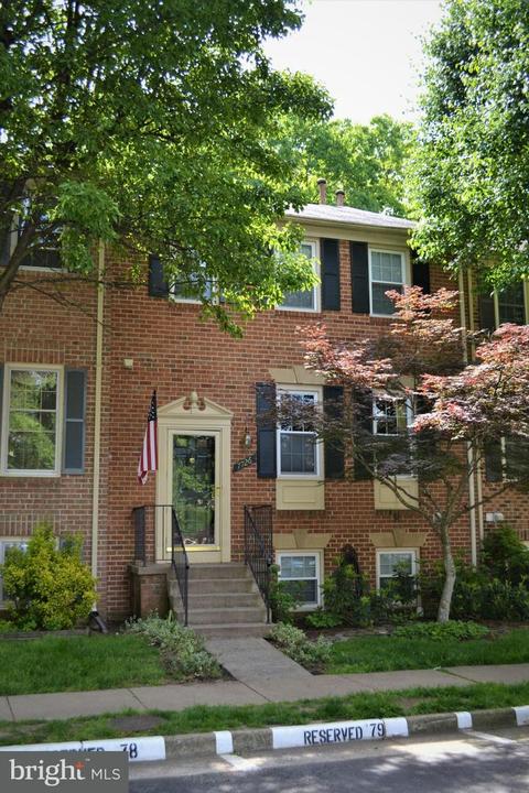 7726 Shootingstar Dr, Springfield, VA 22152 photo 1
