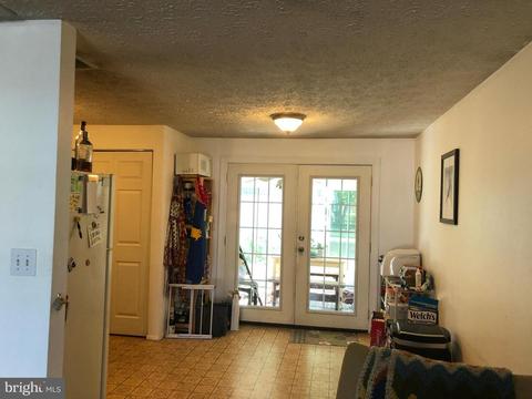 525 Logan St, Frederick, MD 21701 photo 8
