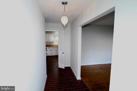 1539 Longfellow Ct, Mclean, VA 22101 photo 3