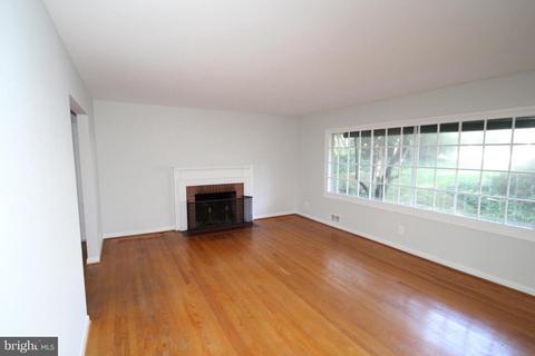 1539 Longfellow Ct, Mclean, VA 22101 photo 4