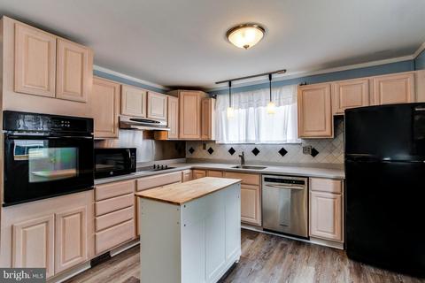 2608 Myrtle Ave, Baltimore Highlands, MD 21227 photo 3