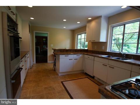 131 Hunters Ln, Devon, PA 19333 photo 8