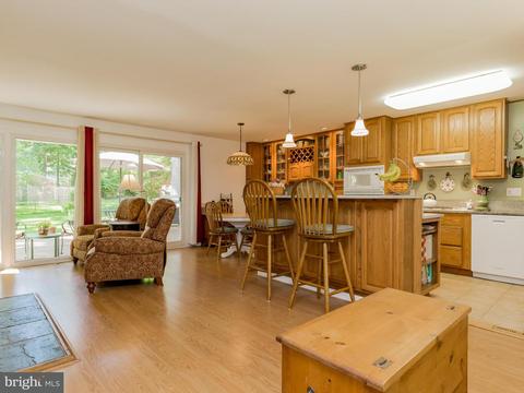 5404 Juliet St, Springfield, VA 22151 photo 3