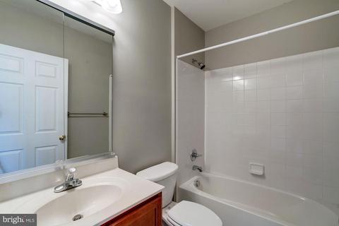 25318 Nesting Sq, Chantilly, VA 20152 photo 19