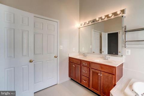 25318 Nesting Sq, Chantilly, VA 20152 photo 15