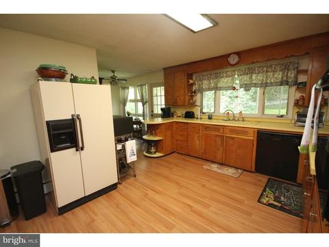 18 Hilltop Rd, Ewing Twp, NJ 08638 photo 5