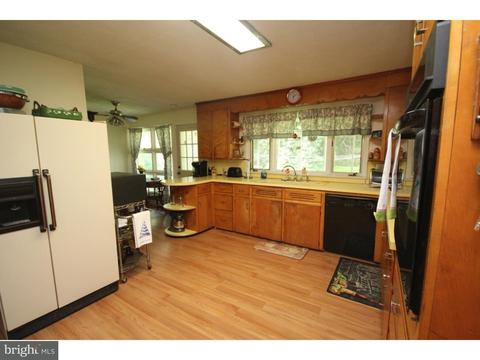 18 Hilltop Rd, Ewing Twp, NJ 08638 photo 4