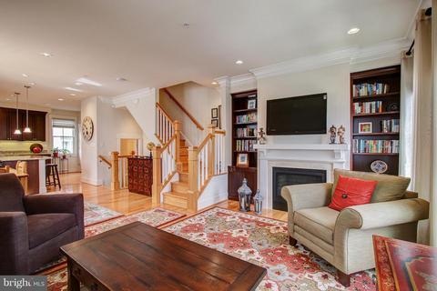 2718 Cassedy St, Silver Spring, MD 20910 photo 9