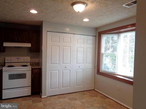 140 Fairfield Dr, Frederick, MD 21702 photo 4