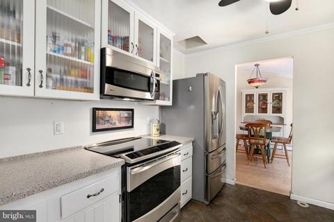 7408 Hilltop Dr, Frederick, MD 21702 photo 9