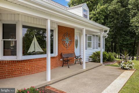 7408 Hilltop Dr, Frederick, MD 21702 photo 2