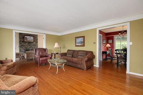 7408 Hilltop Dr, Frederick, MD 21702 photo 5