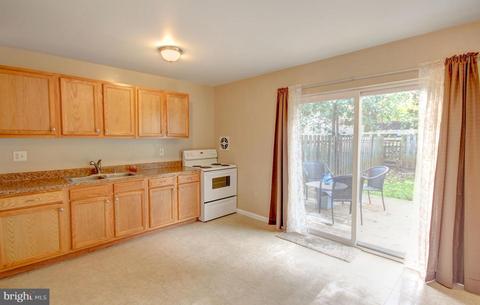 809 Ewing Dr, Westminster, MD 21158 photo 2