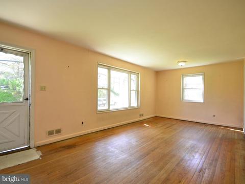 11620 Gail St, Silver Spring, MD 20902 photo 4