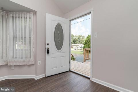 7719 Lee Dr, Pasadena, MD 21122 photo 2