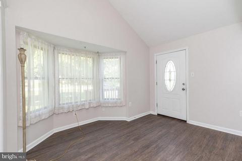 7719 Lee Dr, Pasadena, MD 21122 photo 3