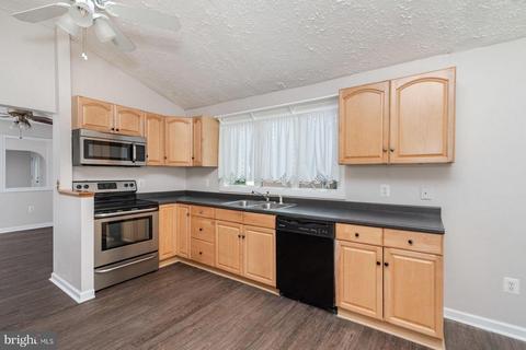 7719 Lee Dr, Pasadena, MD 21122 photo 5