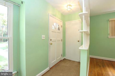 202 Schuyler Rd E, Silver Spring, MD 20901 photo 4