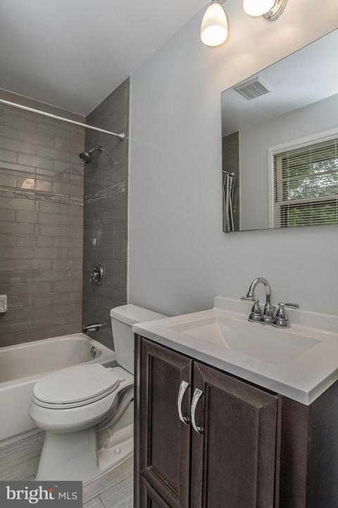 5327 Queensberry Ave, Springfield, VA 22151 photo 10