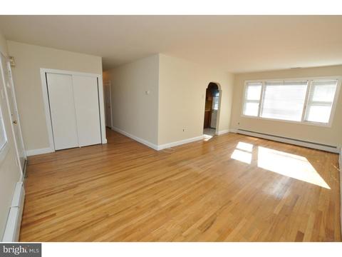 630 E Laurelton Ave, Maple Shade, NJ 08052 photo 3
