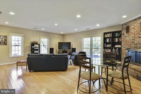 704 Pebblestone Ct, Silver Spring, MD 20905 photo 10