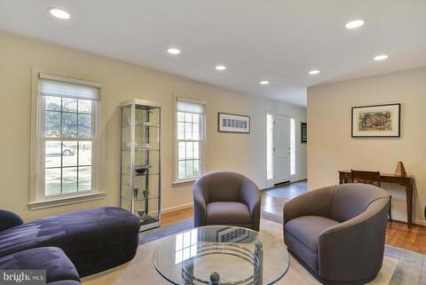 704 Pebblestone Ct, Silver Spring, MD 20905 photo 9