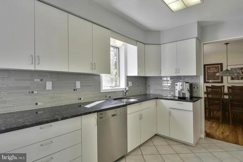 704 Pebblestone Ct, Silver Spring, MD 20905 photo 4