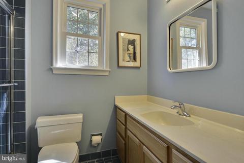 704 Pebblestone Ct, Silver Spring, MD 20905 photo 17