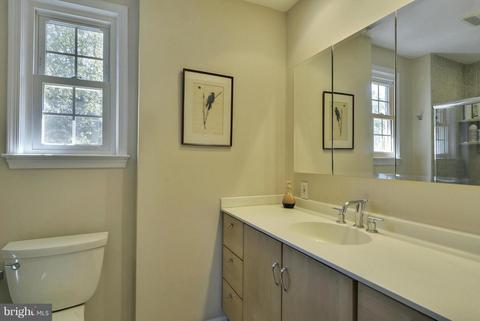 704 Pebblestone Ct, Silver Spring, MD 20905 photo 15