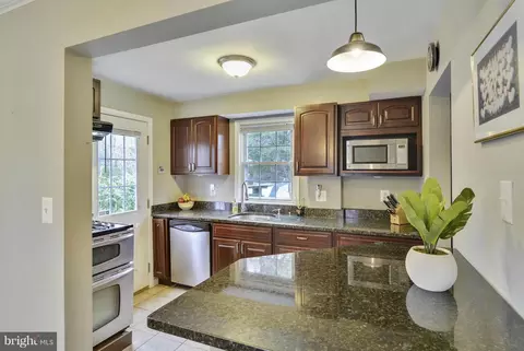 202 E Franklin Ave, Silver Spring, MD 20901 photo 4