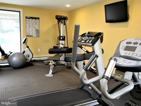 10860 Bucknell Dr #2, Silver Spring, MD 20902 photo 27