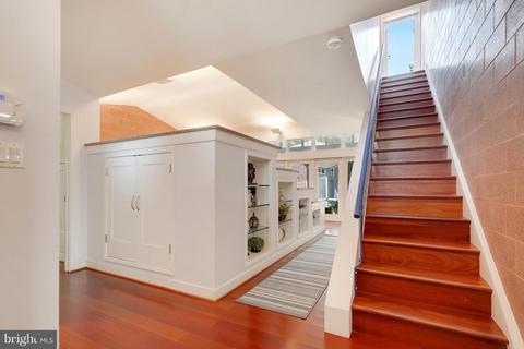 2202 Linden Ln, Silver Spring, MD 20910 photo 2