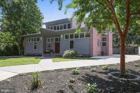 2202 Linden Ln, Silver Spring, MD 20910 photo 1