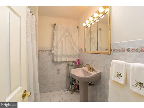 52 Cooper St, Beverly, NJ 08010 photo 9