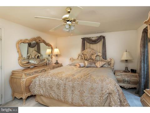 52 Cooper St, Beverly, NJ 08010 photo 8