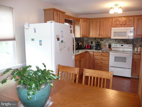 9 Westbridge Rd, Bear, DE 19701 photo 6