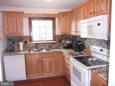 9 Westbridge Rd, Bear, DE 19701 photo 2