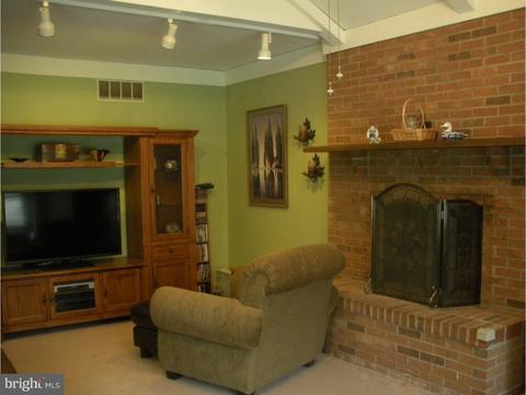 30 Riverview Dr, Ewing, NJ 08628 photo 9