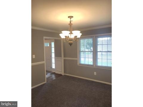 225 E Seneca Dr, Newark, DE 19702 photo 8