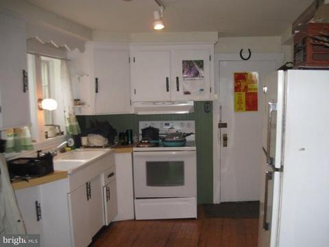 140 N Liberty St, Lititz, PA 17543 photo 6