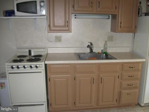 140 N Liberty St, Lititz, PA 17543 photo 4