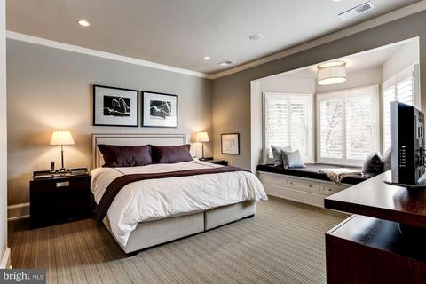 1409 29th St NW, Washington, DC 20007 photo 8