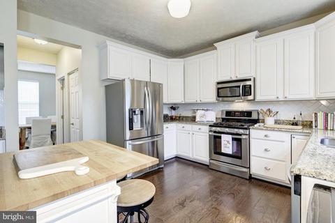 5575 Compton Ln, Eldersburg, MD 21784 photo 3