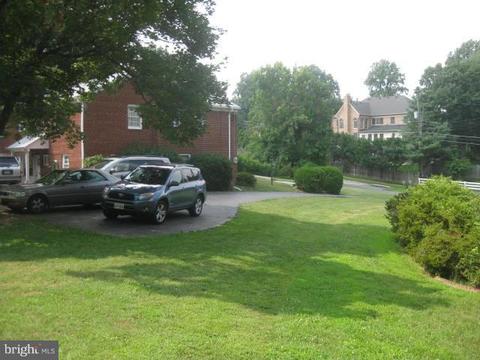 6405 Old Chesterbrook Rd, Mclean, VA 22101 photo 11