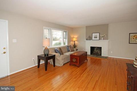 7617 Long Pine Dr, Springfield, VA 22151 photo 2